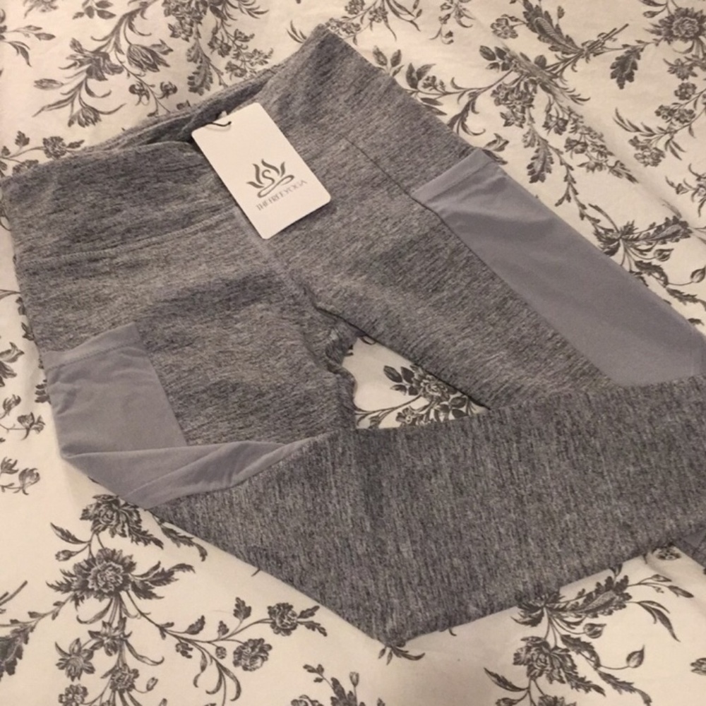 Free Yoga- Woman's 4 Way Stretch Yoga Leggings